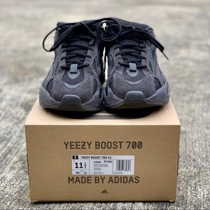 🎉SOLD🎉Adidas Yeezy Boost 700 V2 Vanta